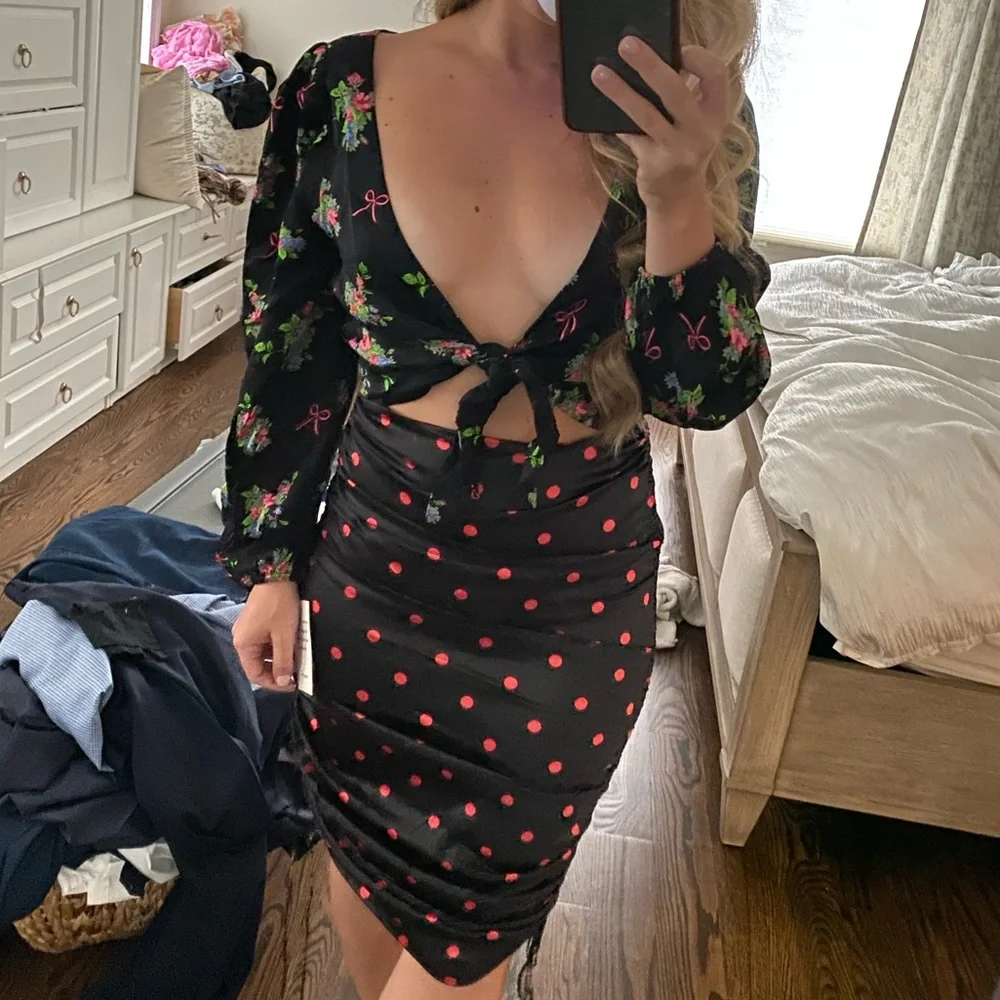Dress - Picture 2 of 3